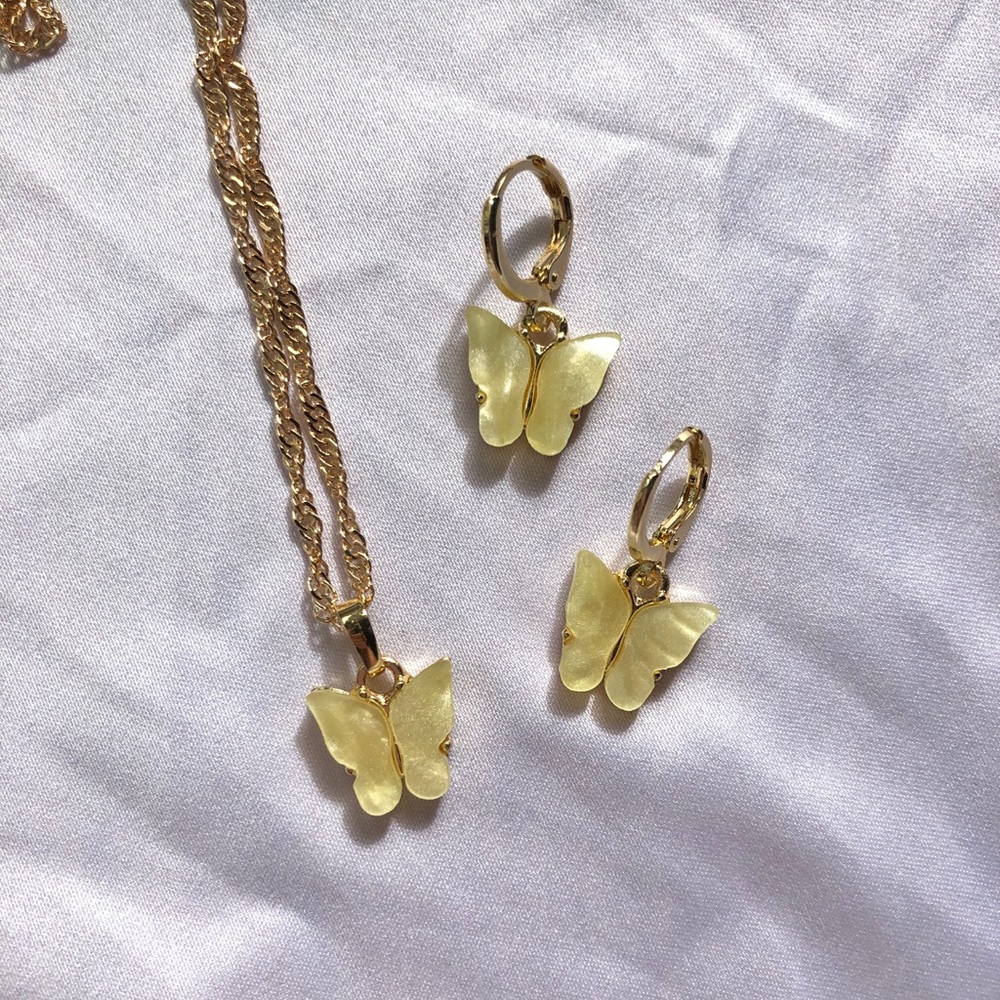 “Vanilla” Cream Butterfly Earring and Necklace SET